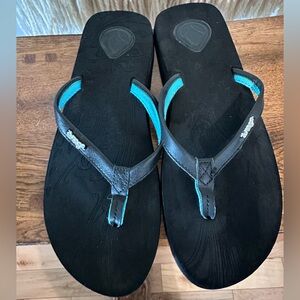 Reef New Without Box Black and Teal Sandals